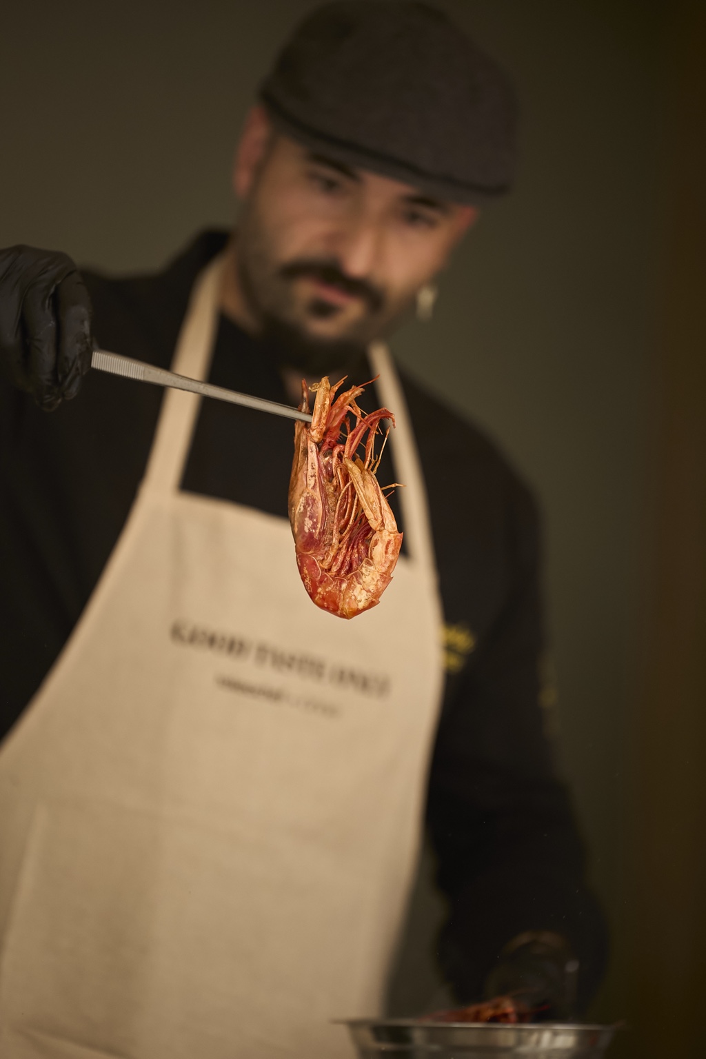 Joselu Cook seleccionando y trabajando un carabinero